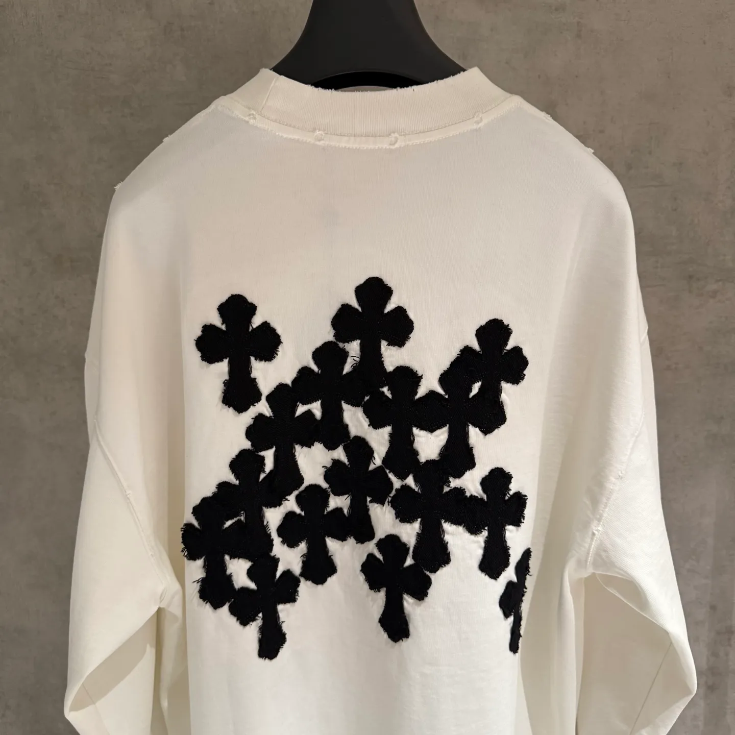 🅿️340 [Strict quality control] CH Croixin's new long-sleeved sweatshirt T-shirt. Heavy 340g double yarn fabric. Wash the whole garment twice. Frayed and torn on all four sides. Heavy fabric. The neckline is made of icy Solona. Loose fit. Deep, wide and stylish. No deformation or shrinkage. Color: 3 colors, black, white and gray. Size: M-2xl